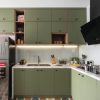 Tủ bếp bề mặt laminate sơn xanh lá mạ lộ vân gỗ
