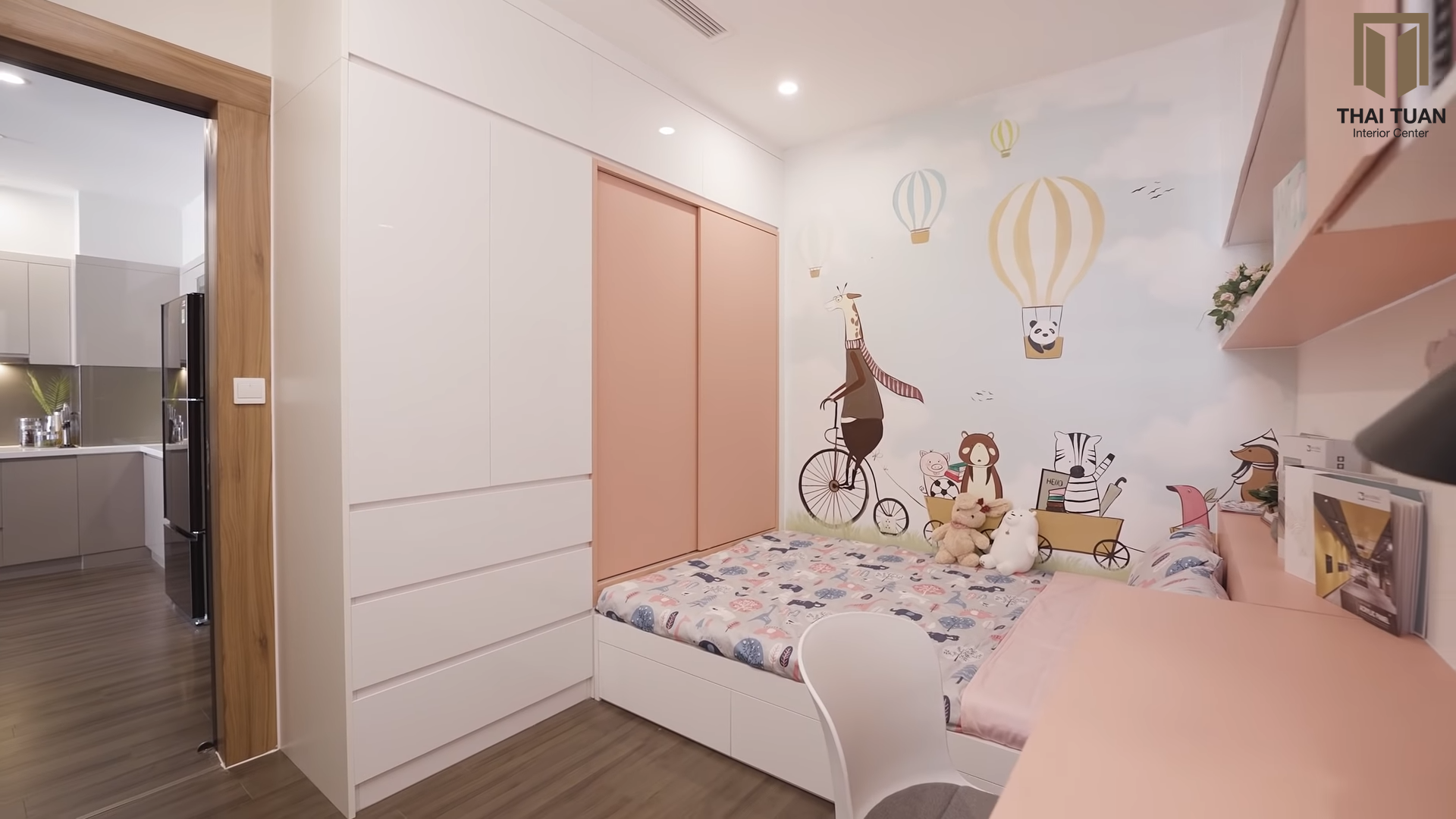 Phòng ngủ cho con với sắc hồng nữ tính