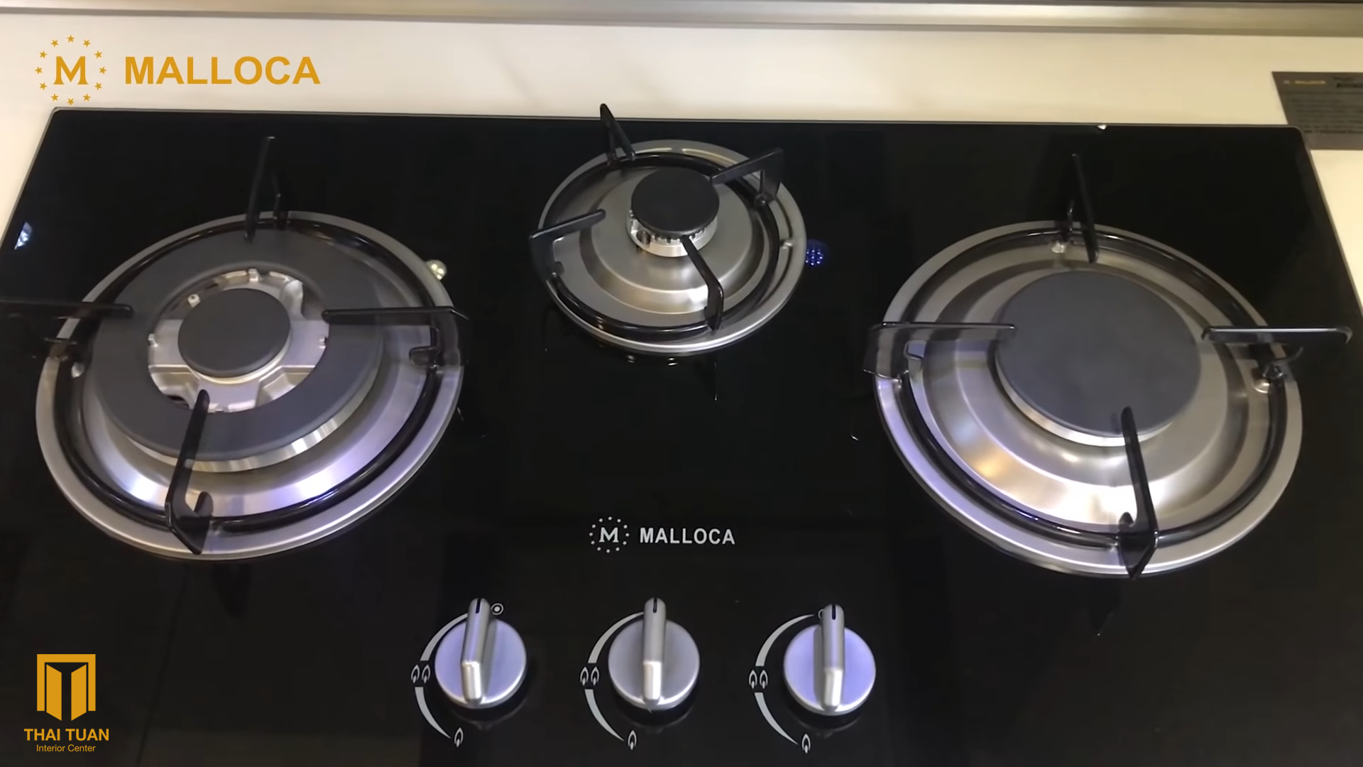 Giới thiệu về bếp gas Malloca 1 Bếp gas 3 vùng nấu Malloca
